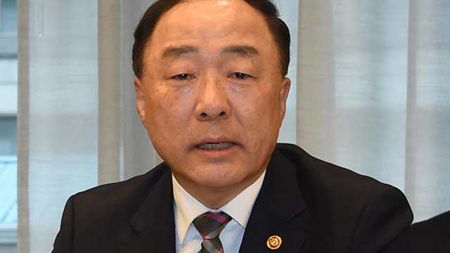 홍남기 “글로벌 플랜트 펀드, 400억 달러 수주효과…추경반영 검토”