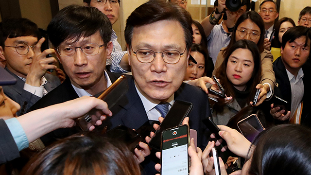 금융위원장, 박찬구 역할론에 “박 회장 진정성 의심안해”