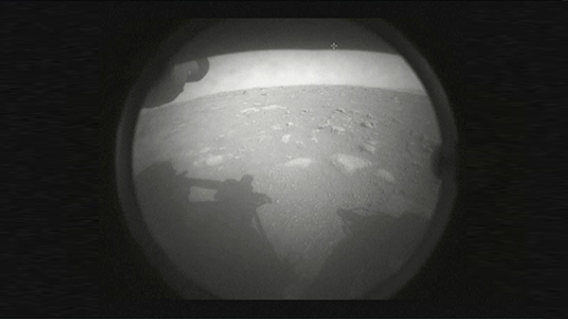 오늘(19일) 오전 화성탐사선 ‘퍼서비어런스’가 보내온 화성 사진