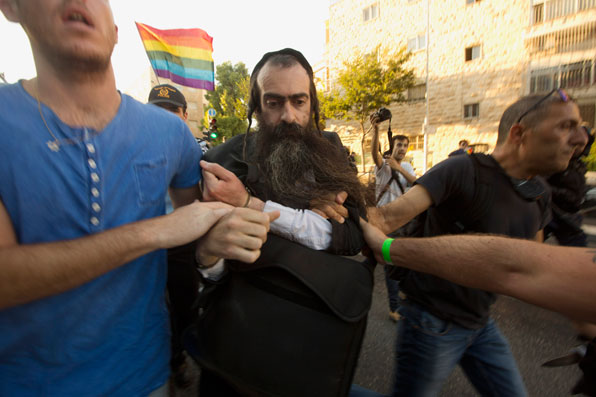 이스라엘 동성애자 행진 중 흉기를 휘두른 범인