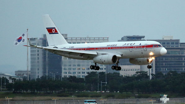 2014년 인천 아시안게임 당시 북한 선수단을 태운 고려항공 여객기가 인천공항에 착륙하고 있다.