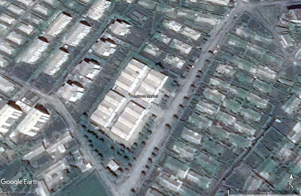 영변 핵단지 인근에서 운영 중인 시장. 주변에 거주하는 북한 주민들이 이용하는 곳으로 보인다. (출처: RFA)