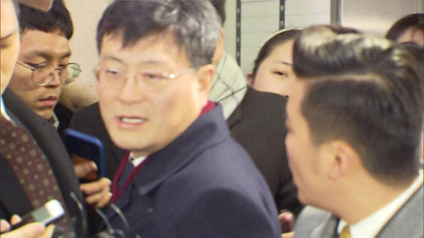 블랙리스트 의혹에 대해 질문 받는 송수근 장관 대행