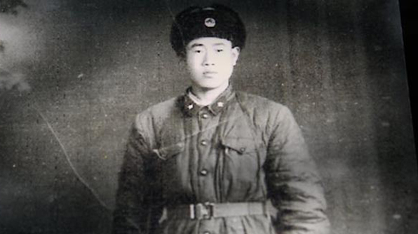 왕치씨는 1960년 입대해 중국해방군 측량병으로 복무했다. (출처 : 중국 펑파이망)