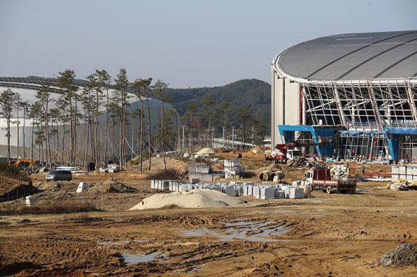 공사 중인 경기장, getty images Korea/이매진스