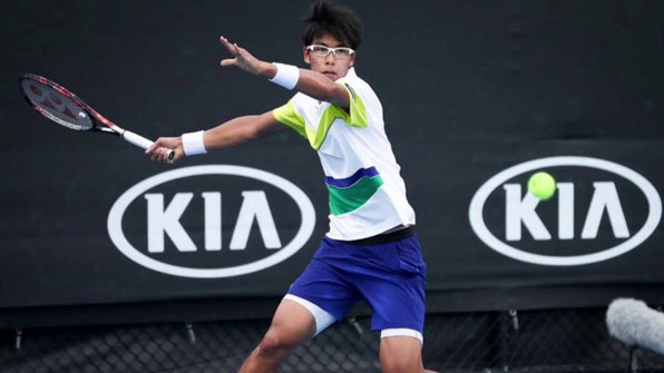 한국 테니스는 최근 정현의 프로투어에서의 맹활약으로 제2의 중흥기를 맞고 있다. 하지만 최근 테니스계의 움직임은 이와는 거꾸로 흘러가고 있어 테니스인들의 고민이 커지고 있다.