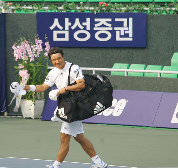 지난 2015년 해체한 삼성증권 테니스단은 이형택 등 한국 테니스 제1의 전성기를 이끈 추억의 역사를 간직한 팀이다.