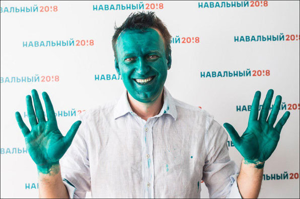 초록색 얼굴 셀카를 시작한 러시아의 정치지도자 알렉세이 나발니
