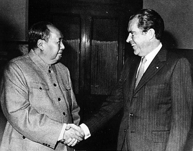 핑퐁외교로 시작된 미-중간 화해는 1972년 닉슨의 중국 방문으로 이어졌다.