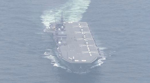 일본 호위함 이즈모(헬기 탑재 모습)