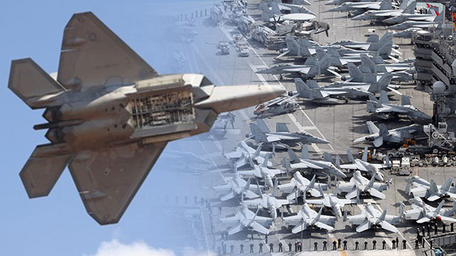 미국 항공모함 로널드 레이건호(오른쪽)와 현존 최강 스텔스 전투기 F-22 랩터 (사진 출처 : EPA=연합뉴스)
