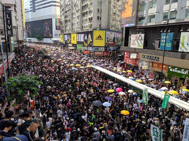 홍콩 도심 뒤덮은 시위대 (출처 : 홍콩 민간인권전선 페이스북)