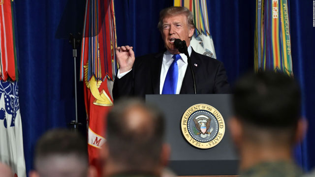 트럼프 대통령이 대국민 연설을 통해 ‘아프간 전략’을 발표하고 있다. (2017년 8월)