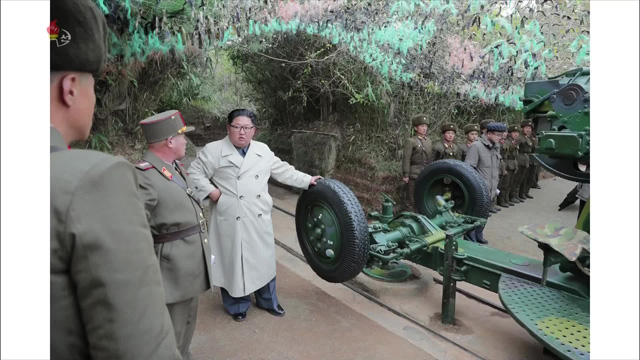 김정은 북한 국무위원장이 창린도 방어대를 시찰했다며 조선중앙TV가 25일 보도한 사진.