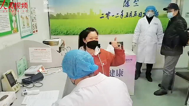 우한 여성 간호사 코로나19 회복 후 혈장 300mL 기증, 출처 : 중국 CCTV