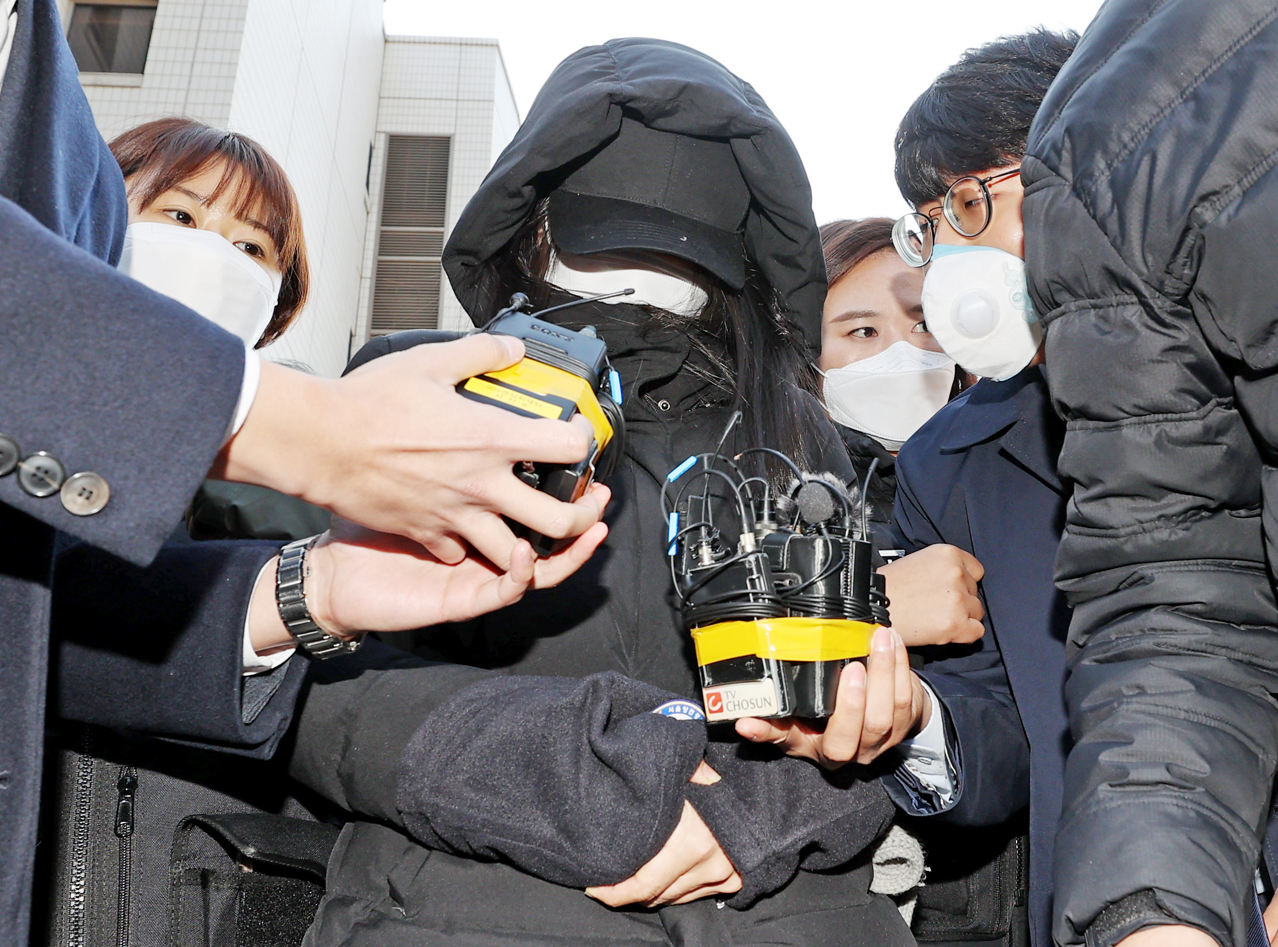 지난해 11월 11일 서울남부지법에서 영장실질심사를 받고 나오는 장 씨의 모습