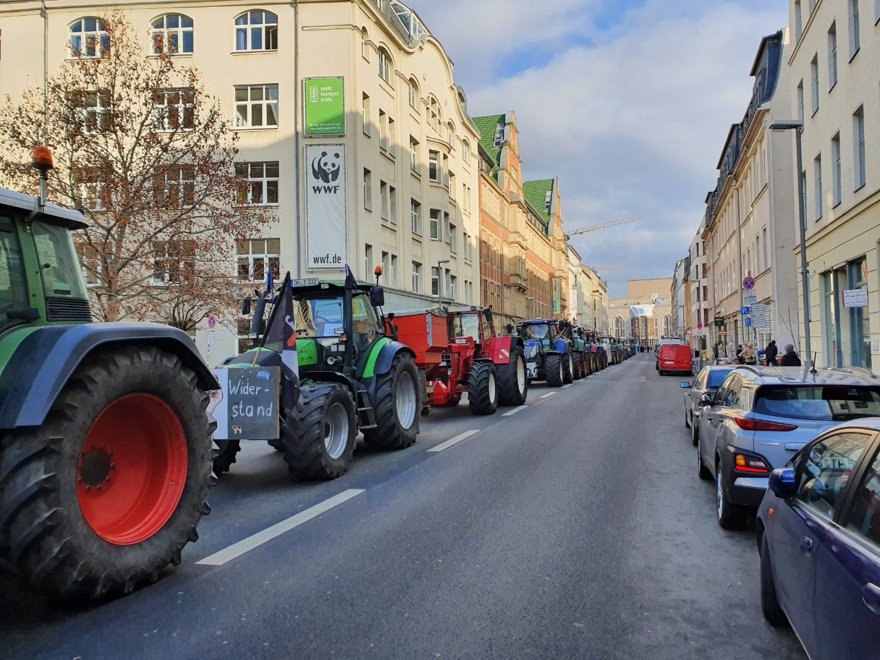 트랙터 시위는 세계자연기금(WWF) 베를린 지부 앞에서도 벌어졌다.
