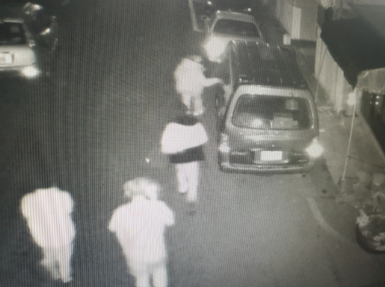 16일 새벽 서귀포시 서귀동에서 차량 금품을 훔치려던 10대들 (사진=제주경찰청)
