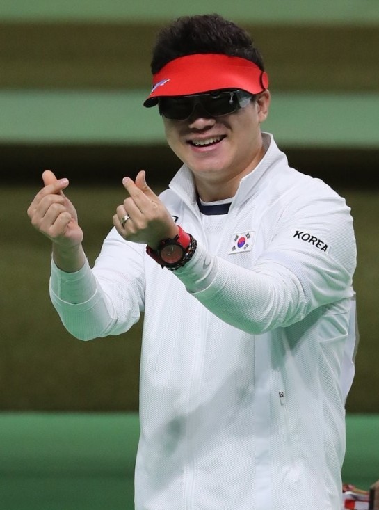 한국 사격의 간판 진종오가 올림픽 대표 선발전에서 극적으로 2위를 차지해 도쿄행이 확정됐다.
