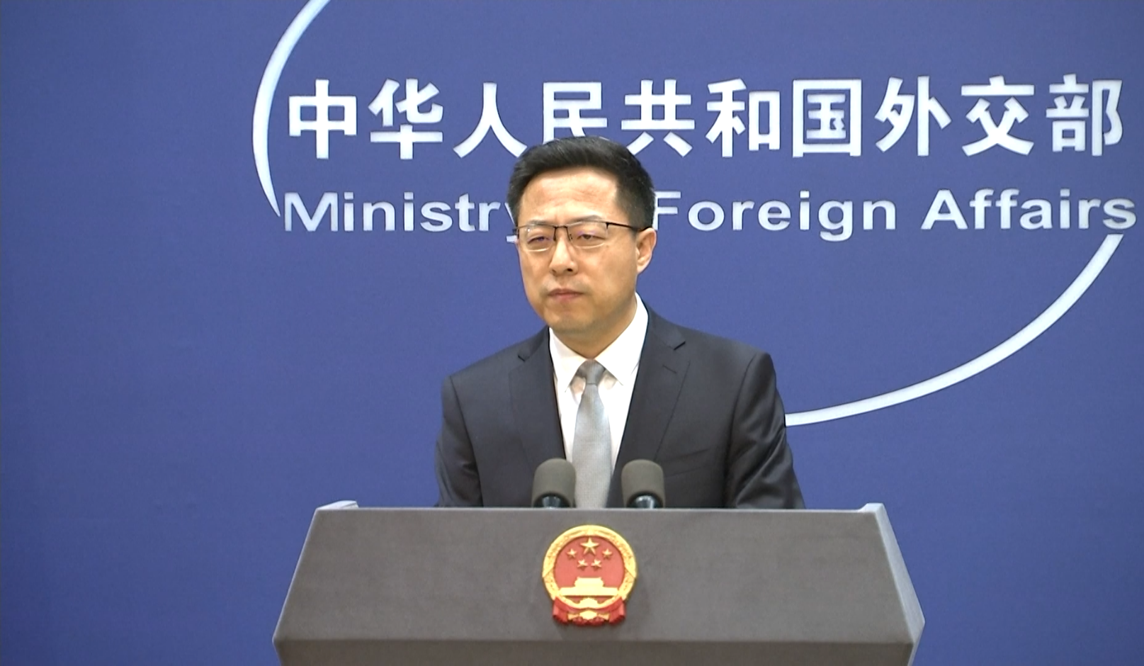 5월 24일 정례 브리핑에서 한미 정상회담에 대한 중국 측 입장을 발표하고 있는 외교부 자오리젠 대변인