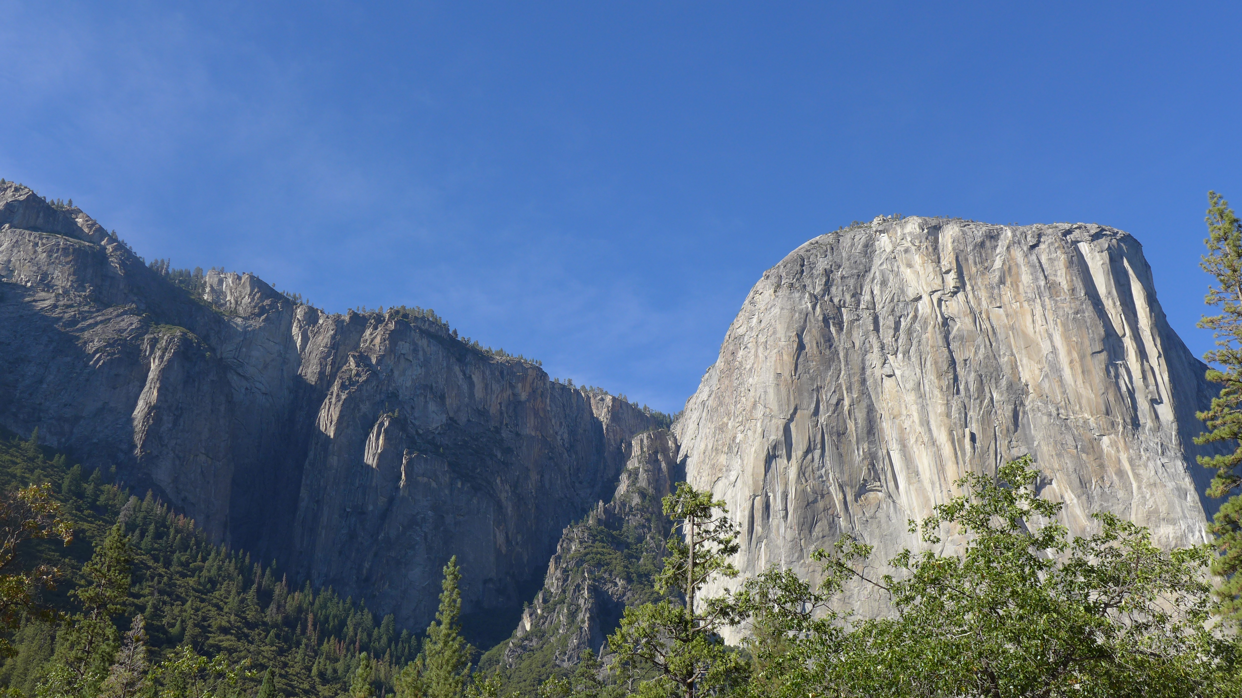 미국 요세미티( Yosemite) 국립공원 안에 있는 엘캐피탄(El capitan)