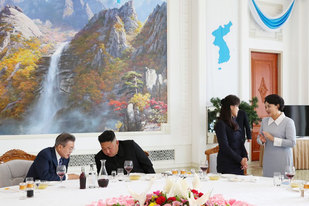2018년 9월 18일 문재인 대통령과 김정은 북한 국무위원장 (출처 : 타임지 인터넷판)