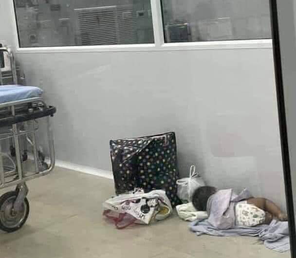  부모가 격리되자 병원 복도에 방치된 아이들(7월 6일 KBS9시 뉴스 보도)