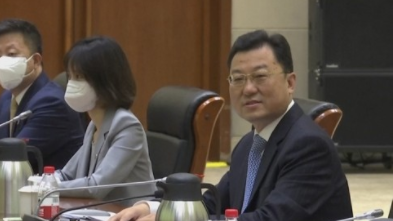 26일  미중 회담에 나선 셰펑 중국 외교부 부부장(오른쪽).