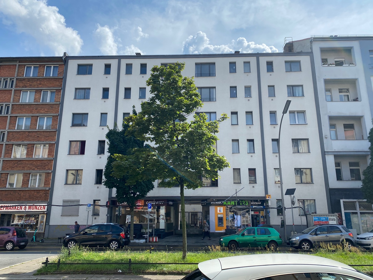 안봉근이 살았던 베를린 칸트스트라세의 아파트. 리모델링은 됐지만 예전 건물 그대로라고 한다.