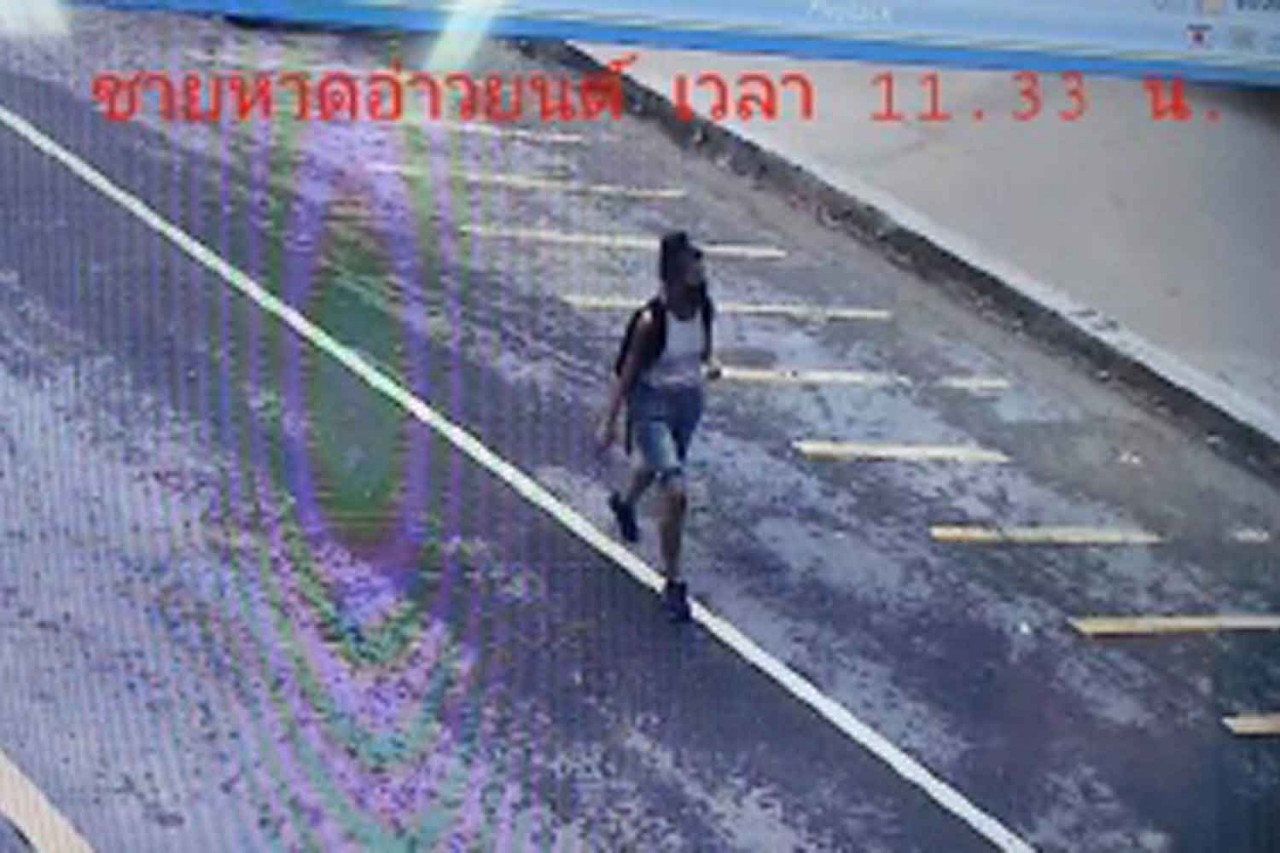 사건 당일인 8월 3일 오전 11시 33분, CCTV에 잡힌 스위스 여성 관광객, 혼자 걸어서 폭포를 찾았다.