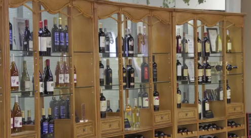 허란산 와인 박물관에 전시된 닝샤 와인들.
