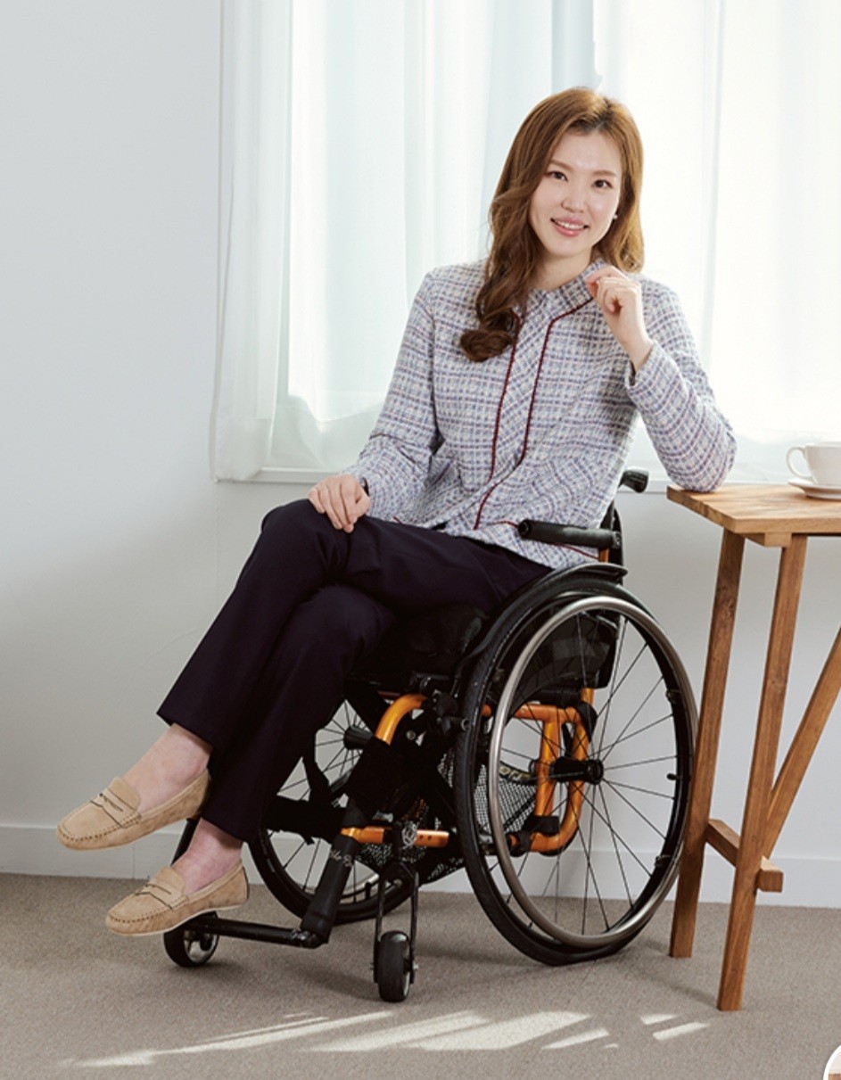 장애인 앵커로 KBS 12시 뉴스에서 생활뉴스 코너를 진행하고 있는 최국화 앵커