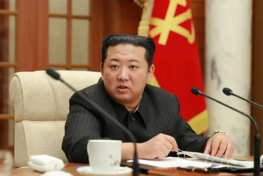 북한 김정은 국무위원장이 19일 대미 신뢰구축 조치를 전면 재고하고 ‘잠정 중지했던 모든 활동’을 재가동하는 방안을 검토하겠다고 말했다. (사진=노동신문)