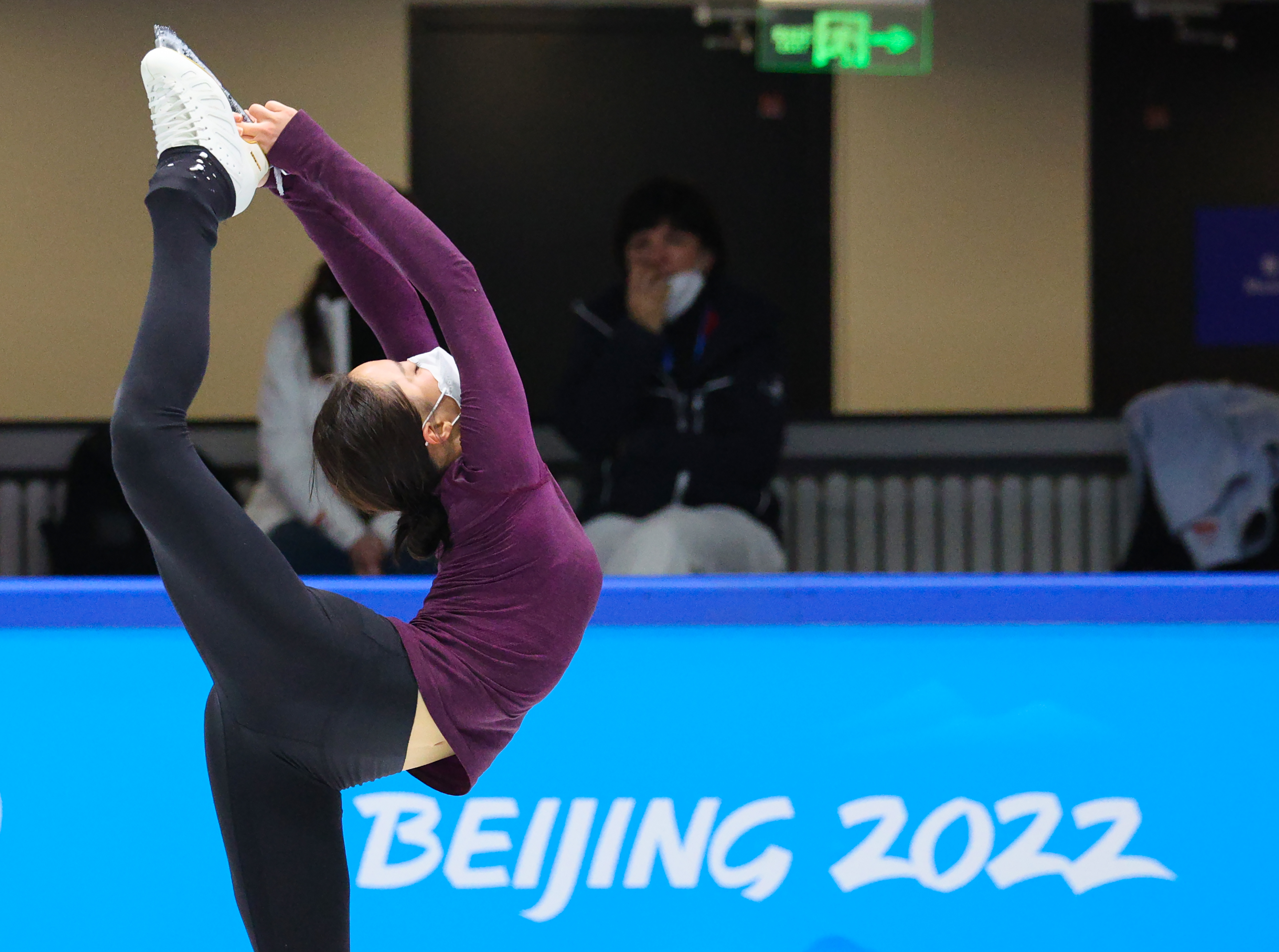 2022 베이징 동계올림픽 피겨스케이팅 여자 싱글에 출전한 유영이 14일 중국 베이징 캐피털 실내 경기장에서 공식훈련을 하고 있다 [출처 : 연합뉴스]