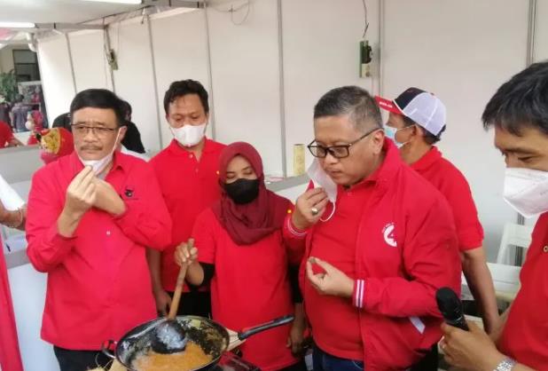 인도네시아 집권당 ‘식용유 없이 요리하는 법’ 시연회