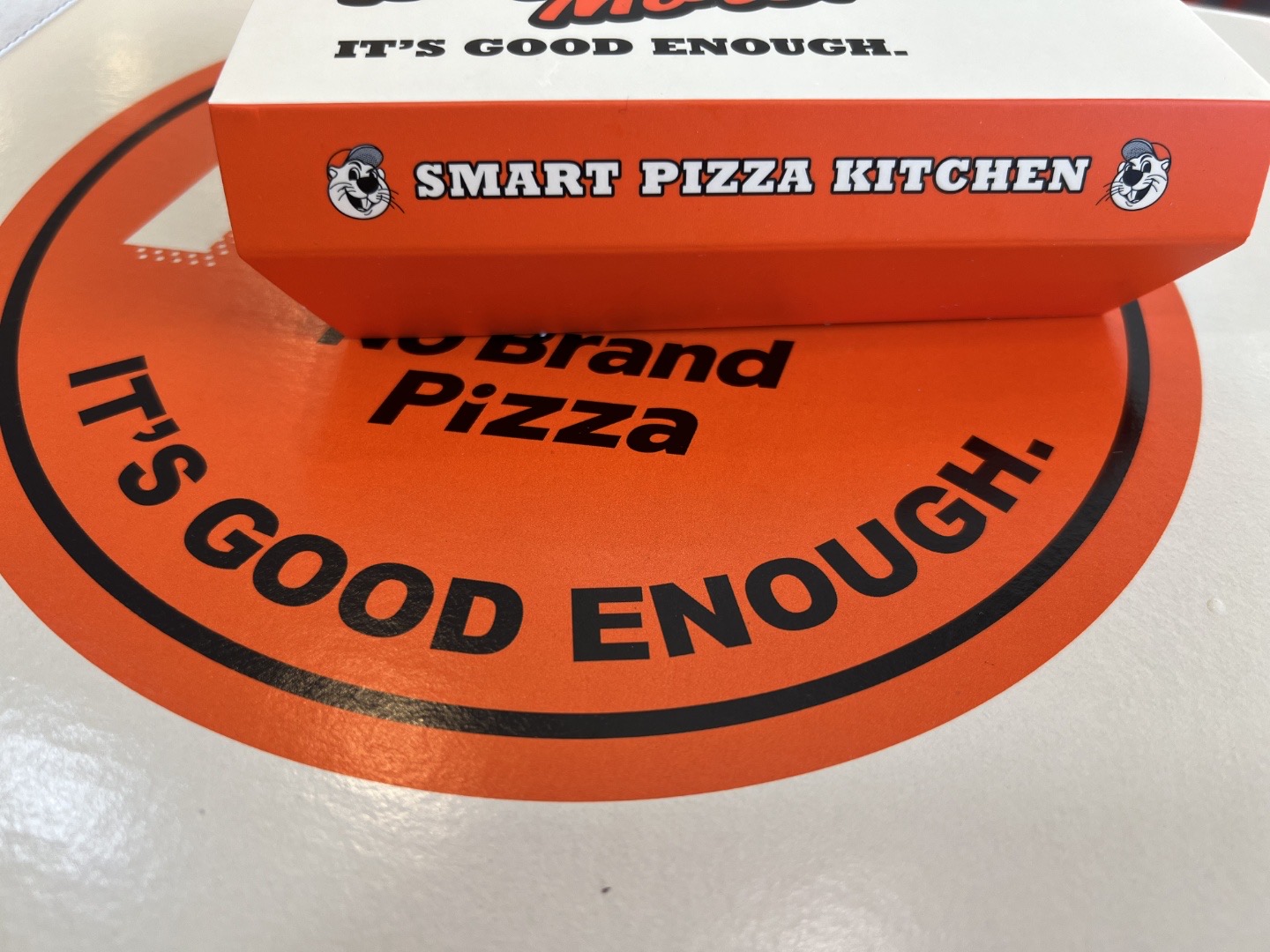 노브랜드 피자 포장에 적힌 ‘스마트 피자 키친’ 문구