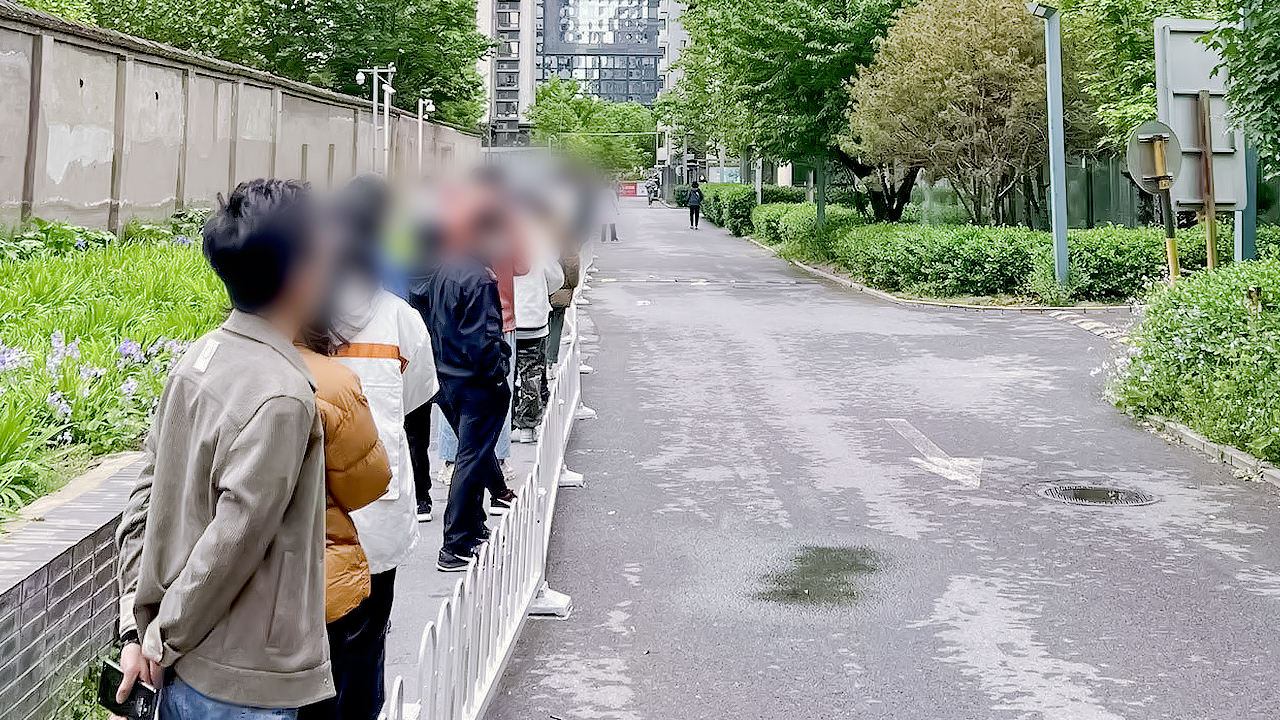 코로나19 검사를 기다리는 베이징 주민들 (사진 제공 : A씨)