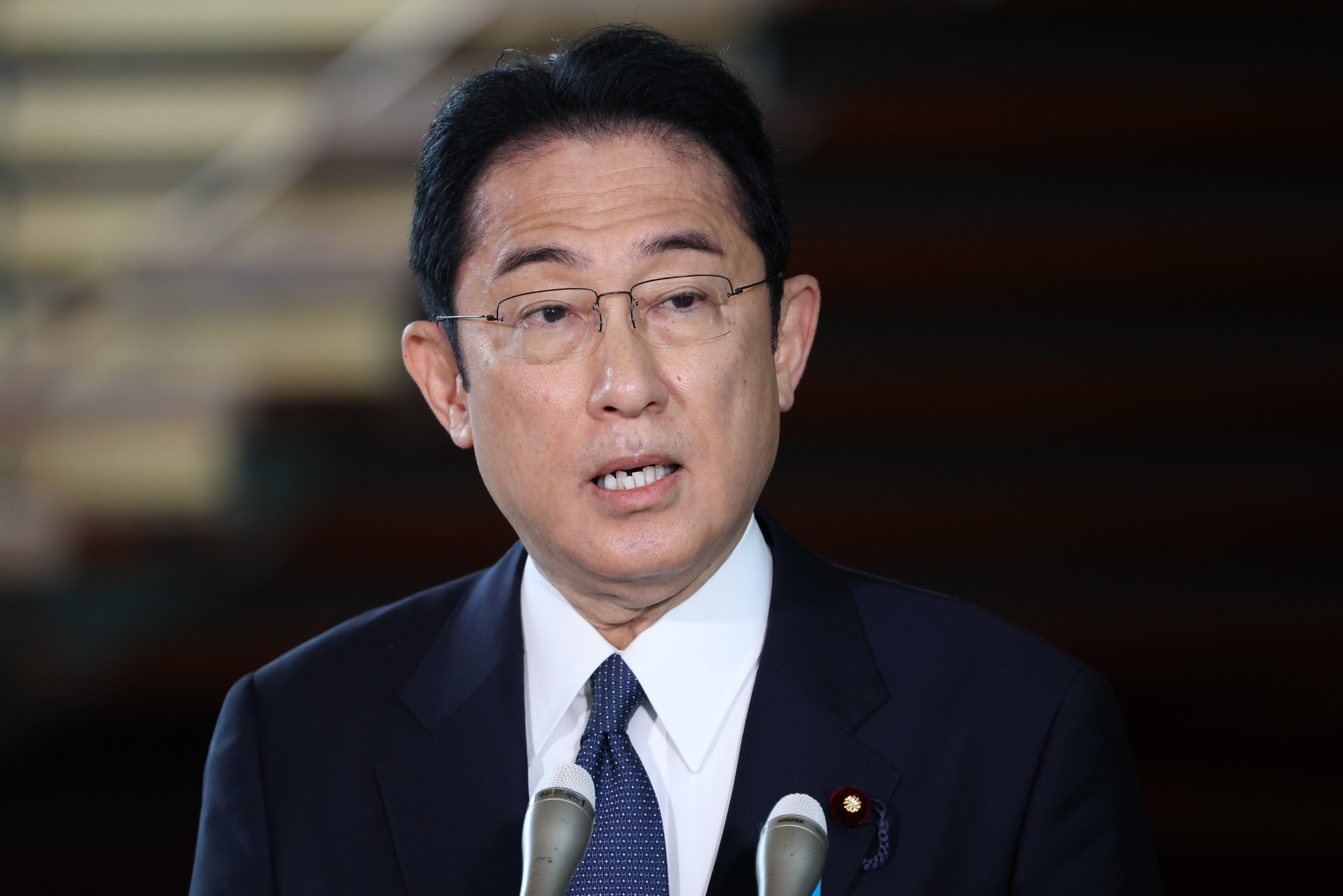 기시다 후미오 일본 총리가 오늘(9일) 도쿄 총리관저에서 취재진에게 발언하고 있다. [사진출처 : 연합뉴스]