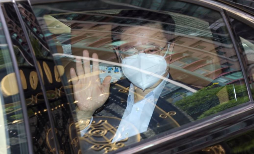 시진핑 주석을 만나기 위해 홍콩을 떠나는 존 리 홍콩 행정장관 당선자. 22년 5월 28일 (출처: SCMP)