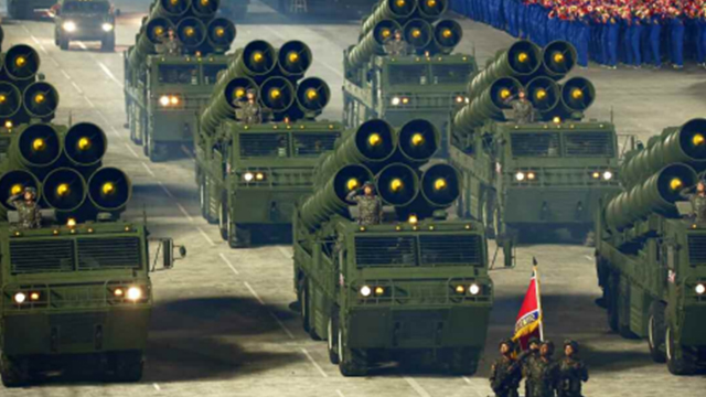 북한이 2020년 10월 10일 열병식에서 공개한 5연장 ‘초대형 방사포’