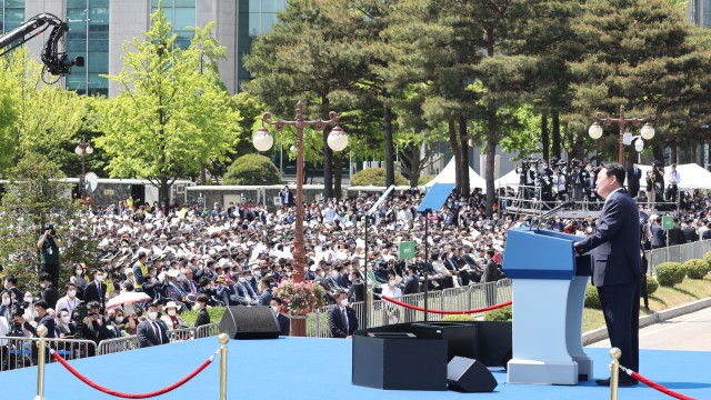 취임식 초청자들 앞에서 취임사를 하고 있는 윤석열 대통령(2022.05.10.)