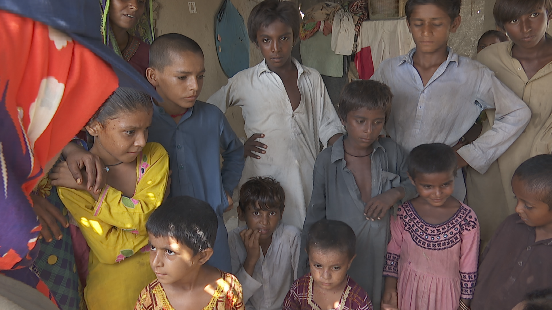 파키스탄 신드 주 한 마을에서 만난 아이들