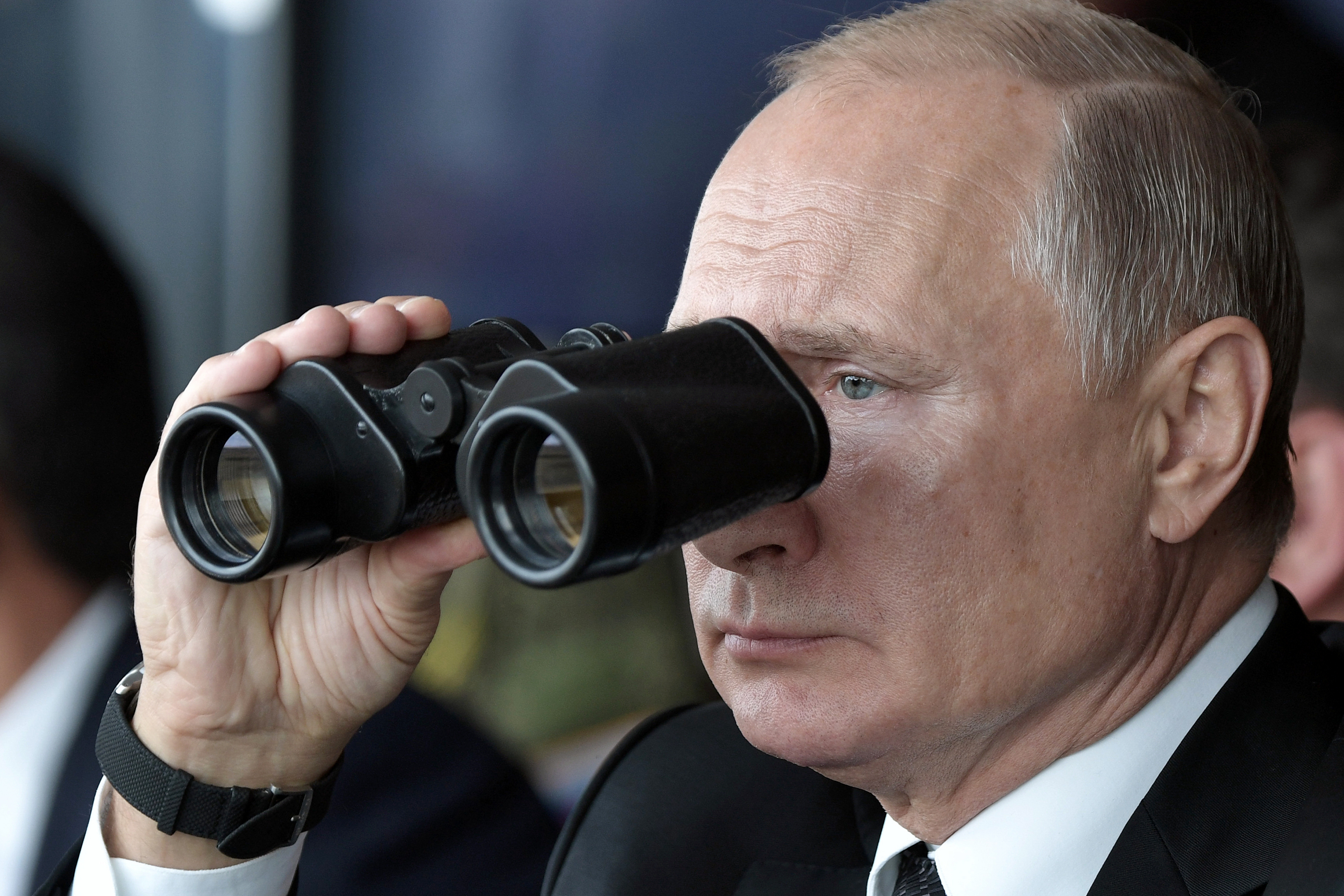 푸틴 러시아 대통령이 2019년 러시아 오렌부르크에서 군사훈련을 지켜보고 있다. (자료사진/ AP, 연합뉴스)