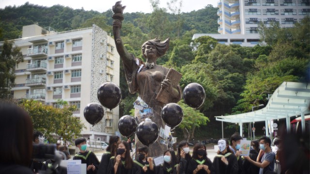 지난해 12월 홍콩대학서 또 철거된 ‘톈안먼 시위 추모’ 조각상
