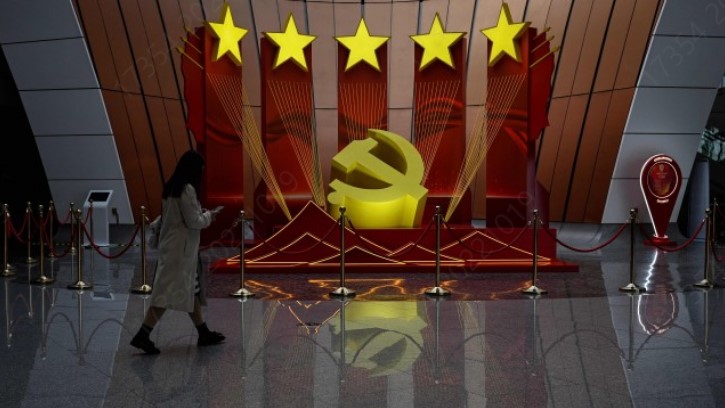 당 대회를 위해 중국 공산당을 상징하는 조형물이 곳곳에 배치됐다. (출처: 연합뉴스)