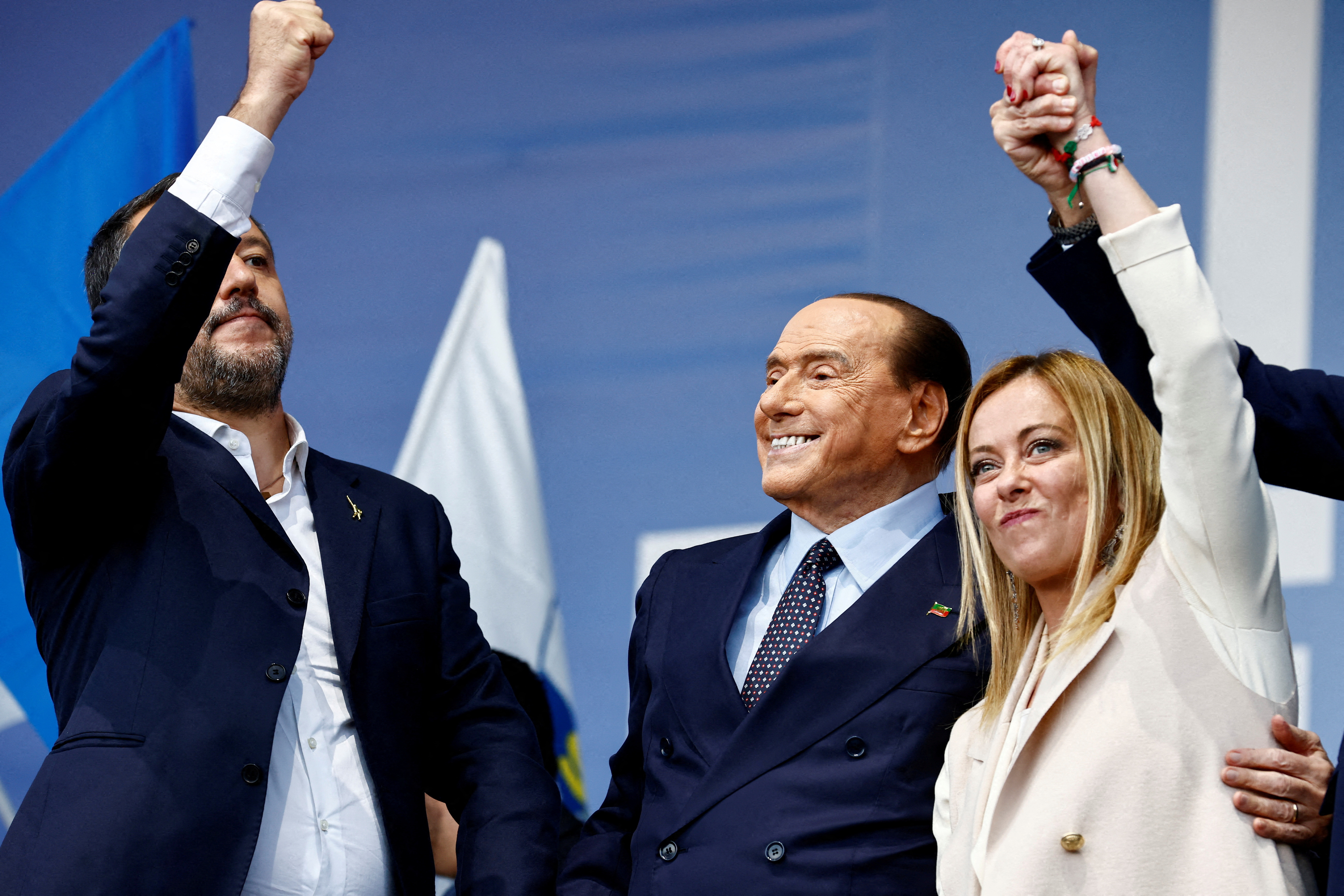 사진 왼쪽부터 우파연합 마테오 살비니 (동맹당 대표)와 실비오 베를루스코니(전진 이탈리아 대표) 멜로니 (이탈리아형제들 대표)