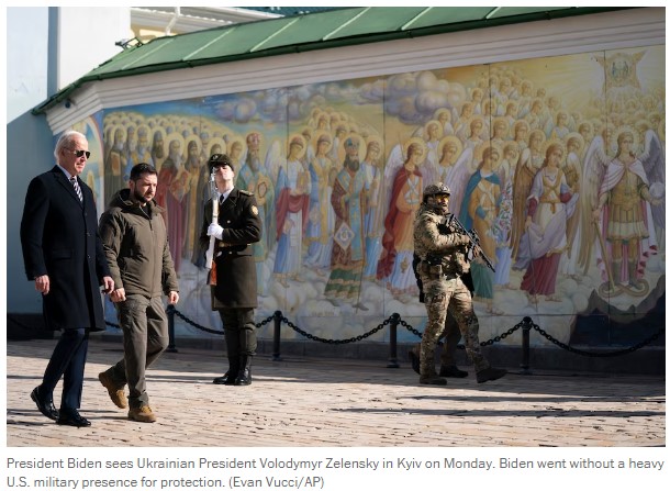 바이든 미 대통령과 젤렌스키 우크라이나 대통령 (사진/ 공동 취재로 뽑힌 AP 에반 부치 기자)