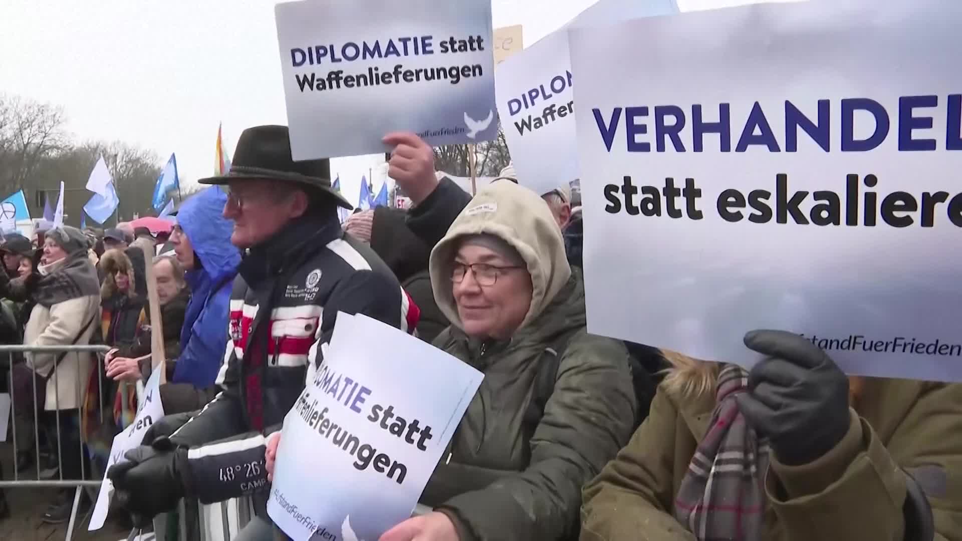 지난달 25일, 베를린 ‘우크라이나 무기 지원 반대 집회’