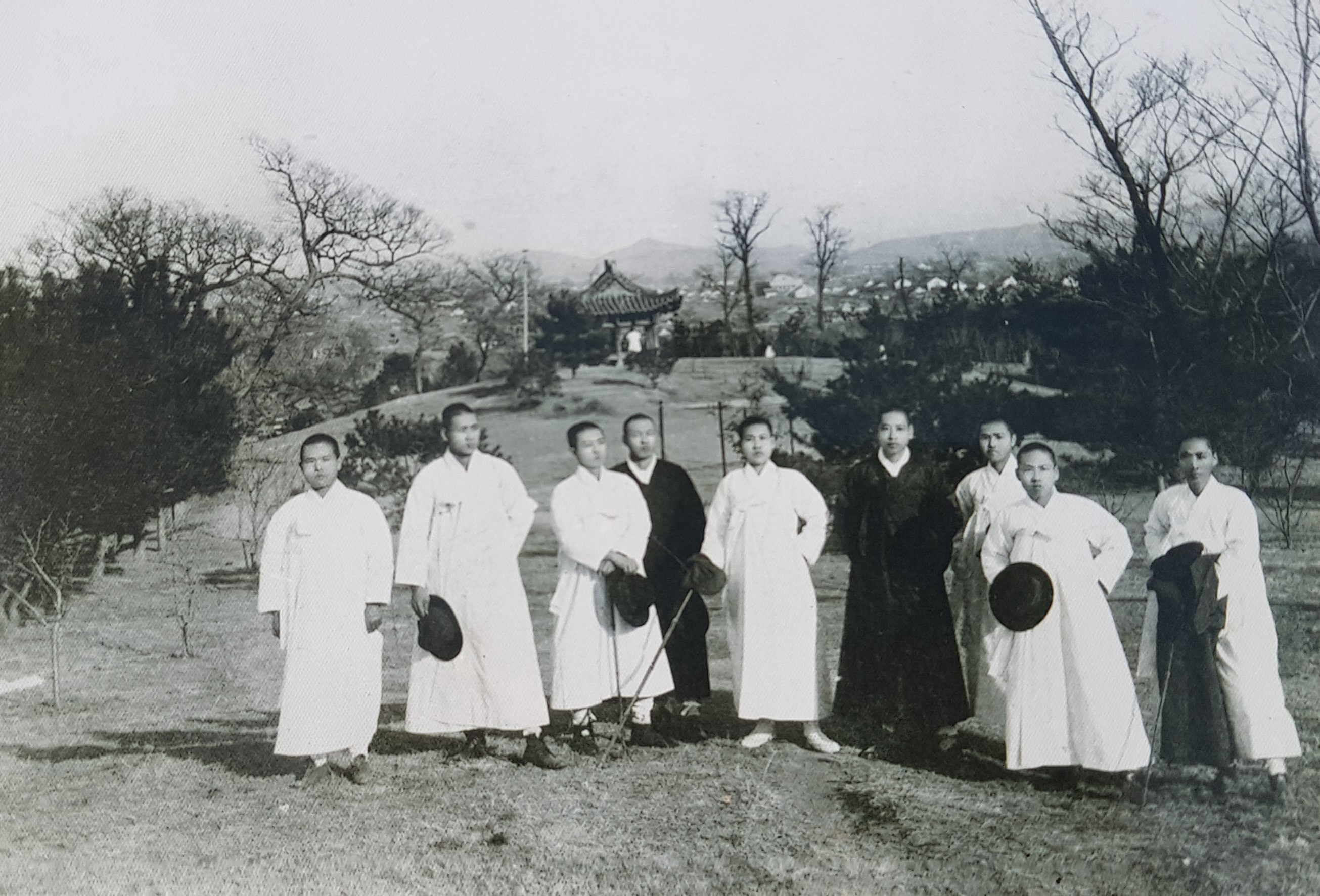 사진 출처: 남도역사연구원(김범수 선생, 왼쪽에서 세 번째)