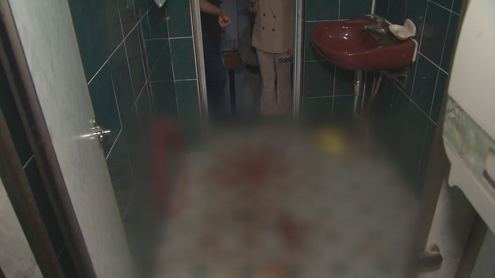 피해자가 폭행을 당한 주점 내 화장실 모습